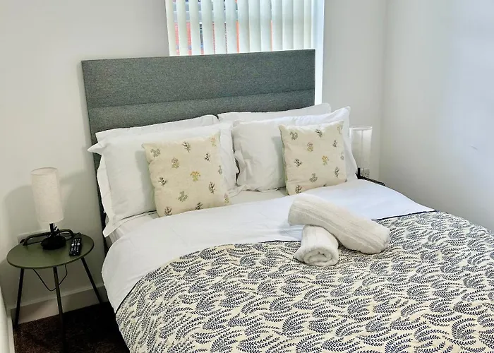 Failsworth Luxury With Free Parking By Daley Stays